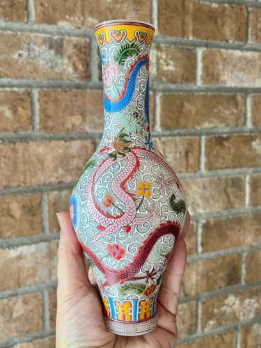 AZ) 18C, QIANLONG MARK 乾隆款稀有 琺瑯彩料瓶 三龍花卉 RARE PEKING GLASS VASE
