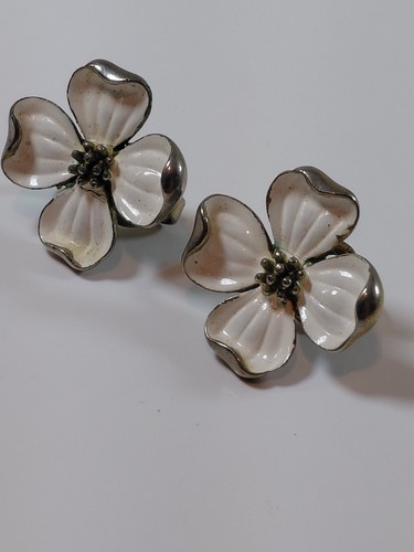 TRIFARI Floral Clip-On Earrings White Enamel Silver Tone Flower