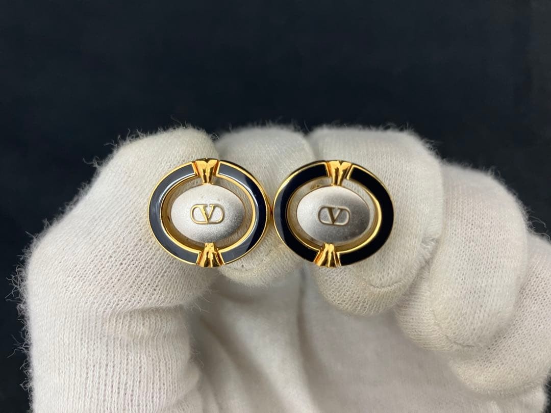 VALENTINO GARAVANI Tie Clip Shell and Cufflinks Set - Gold and Black, Used, O... thumbnail 3