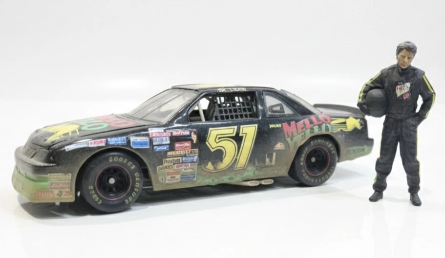 '89 Chevrolet Lumina NASCAR Mello Yellow #51 Version ”Days Of Thunder" ERTL 1:18 - Immagine 2 di 4