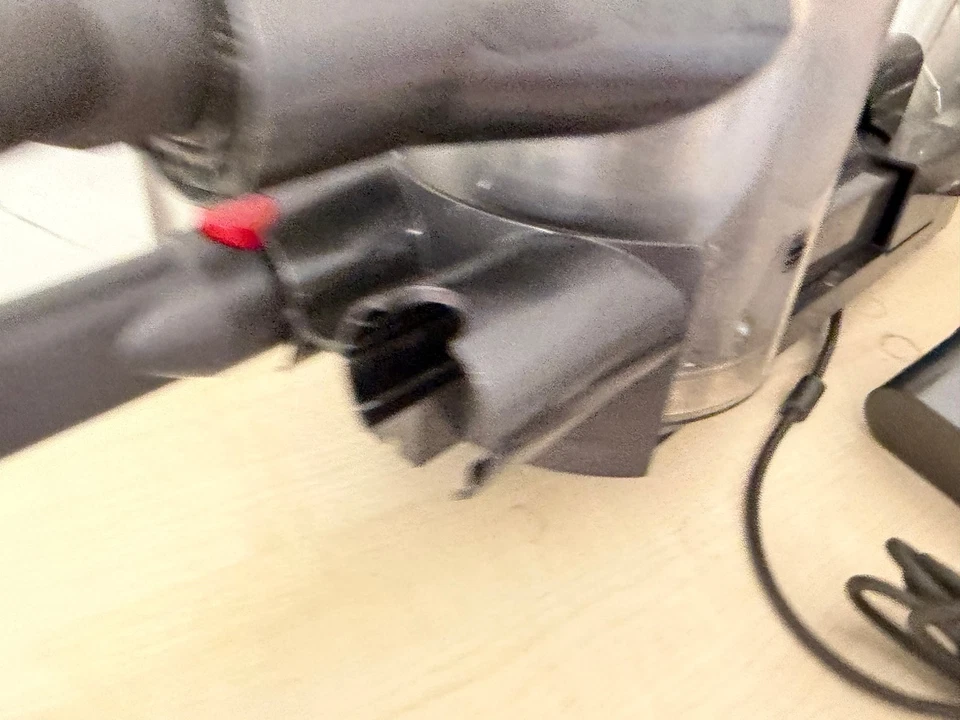 Dyson Cordless Vacuum Cleaner Grey Pink Handheld Bagless with Charger - Image 4 of 4