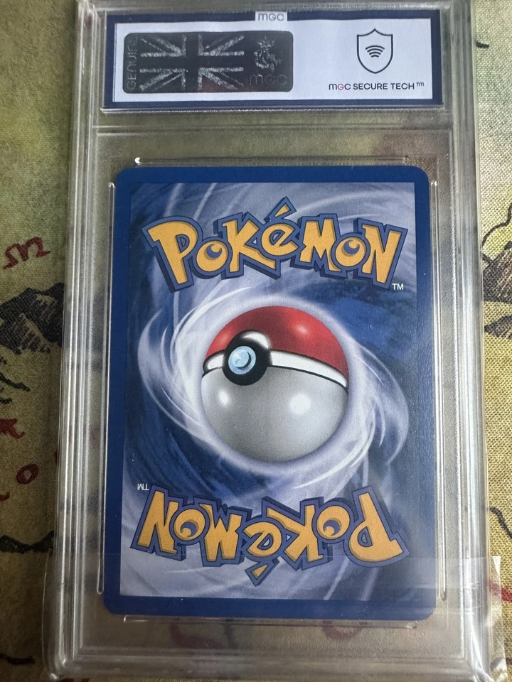 83/82 Dark Raichu 1st Edition MGC 8 Holo Team Rocket Base Pokemon Card WOTC  - Image 2 of 2