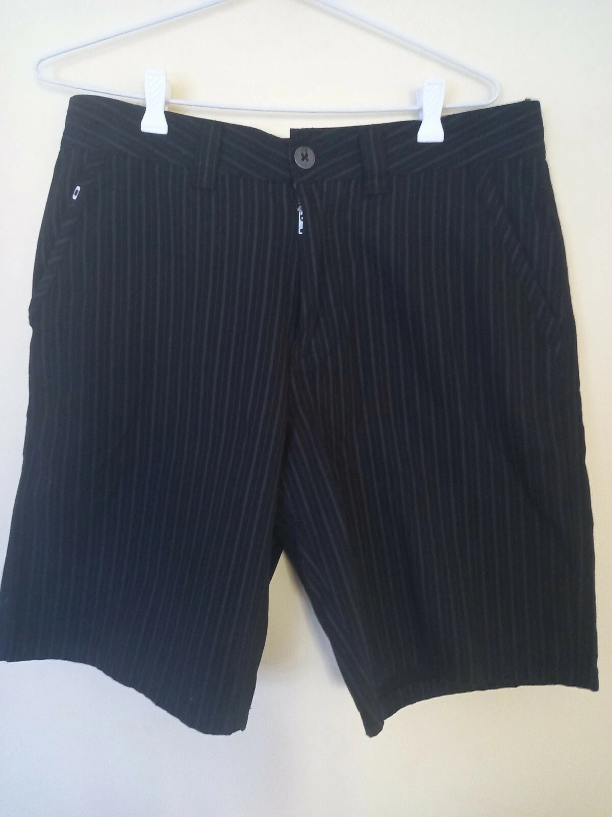 Oakley Cotton Casual Shorts Sz 32 Black Pinstripped