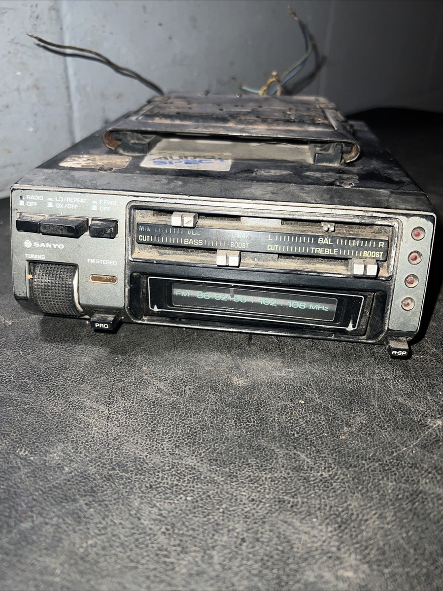Sanyo 8 Track Model FT-1003 Radio (UNTESTED/PARTS/ REPAIR) BUTTONS