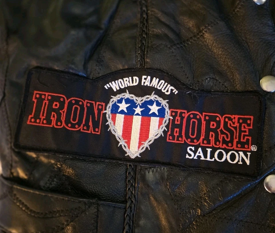 Байкерский кожаный мотоциклетный жилет Diamond Plate со средними костями - Изображение 3 из 4