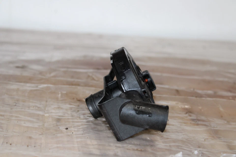 Conjunto de válvula de retención de control de vacío Audi A4 2002-2005 Foto 2 de 4