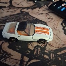 Hot Wheels 80s Corvette Turbo Trax White Gold Hot Ones 9a24 Hot Wheels 80s Corvette Turbo Trax White Gold Hot Ones 9a24