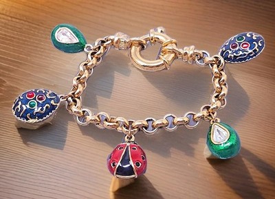 Vintage Ivanka Trump IVANA Gold  tone Multi color Enamel Charm Egg Bracelet 7''