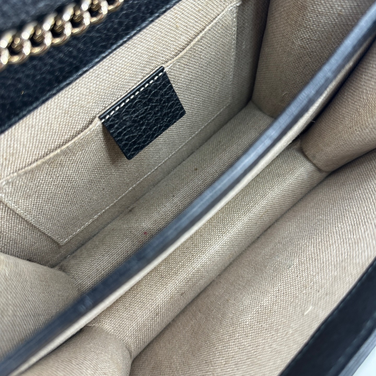 Gucci Interlocking Small Chain Crossbody Bag (510… - image 8