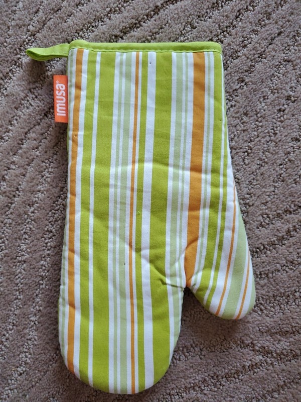 Imusa Oven Mitt
