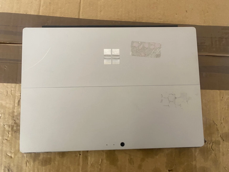 Microsoft Surface Pro 4 - Intel Core i7 6650U 2.2GHz, 8GB RAM, 256GB SSD - Image 2 of 4