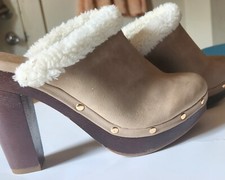 Juicy Couture Anita Fur Lined Wooden Platform Chunky Heel Clogs. Size 8.5