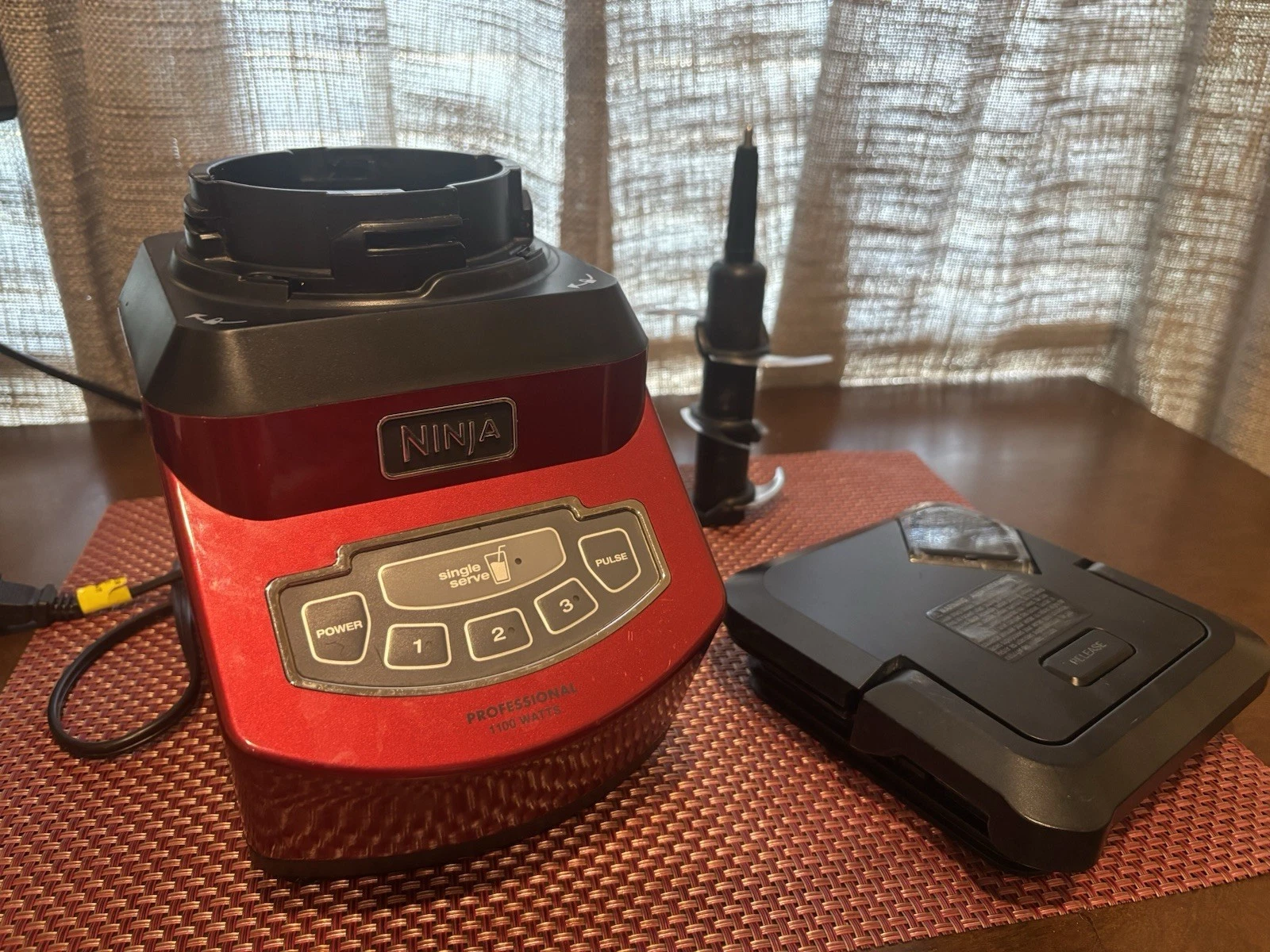 Ninja Professional Blender BL660 1100-Watt