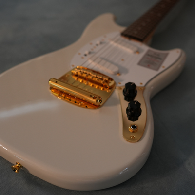 Fender Made in Japan Traditional 2025 Collection 60s Mustang White