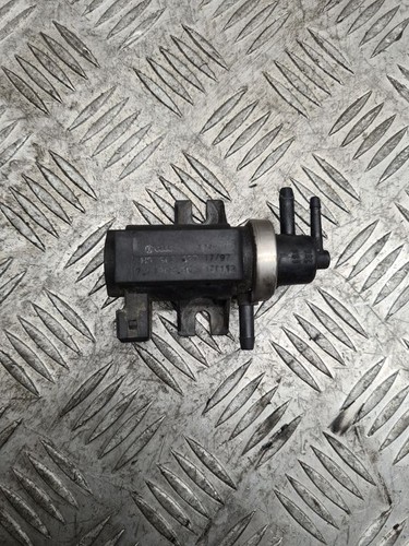 Volkswagen PASSAT B5 1999 Diesel Turbolader Druckwandler Magnetventil DRA20110