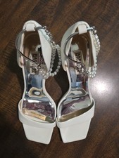 Badgley Mischka Women  s White Pearl Ankle Strap Heels Size 9 Bridal Wedding...