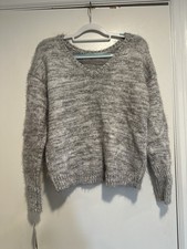 NWT DKNY Sz: S Oversized Relaxed Fit Gray Fuzzy Texture Soft Vneck Knit Sweater