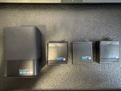 3 Gopro HERO 5, 6, 7 Akku Batterie 1220mAh + 1 Ladegerät gebraucht guter Zustand