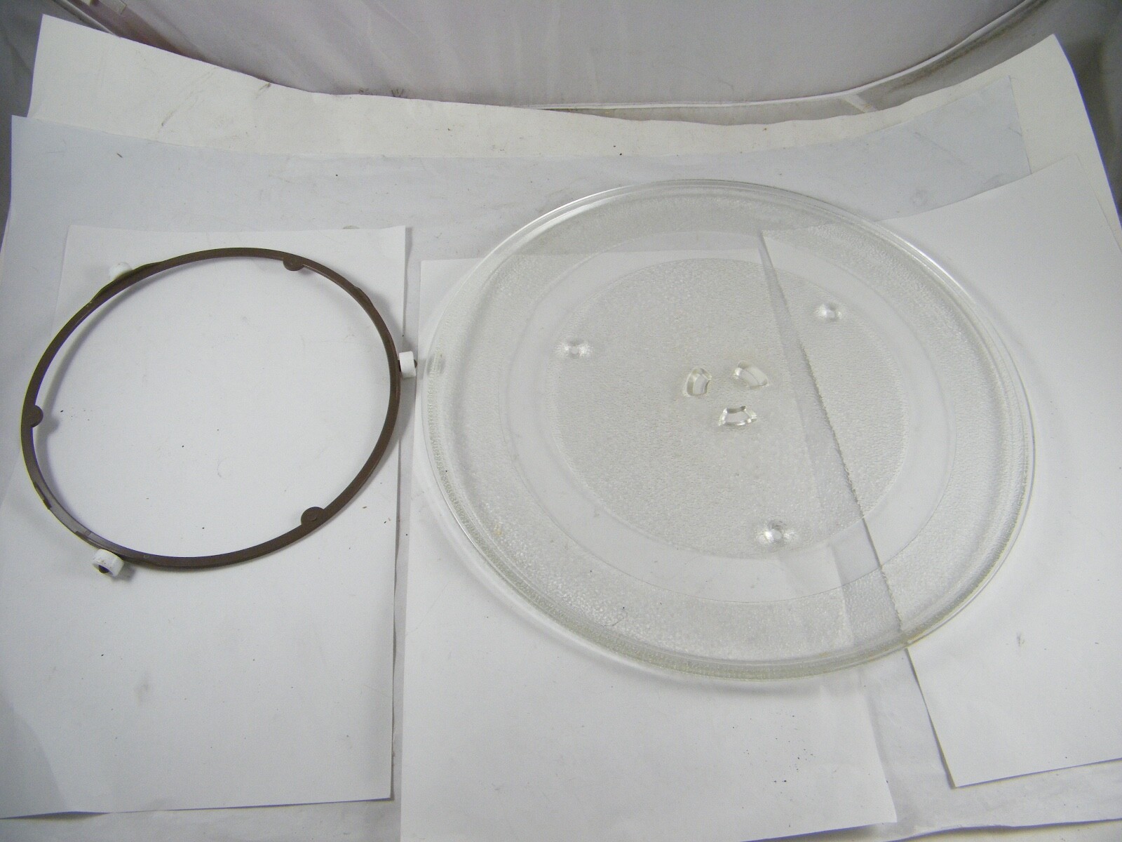 GLASS MICROWAVE TURNTABLE 13 5/8" DIAMETER WITH ROLLER RING DE72-60180