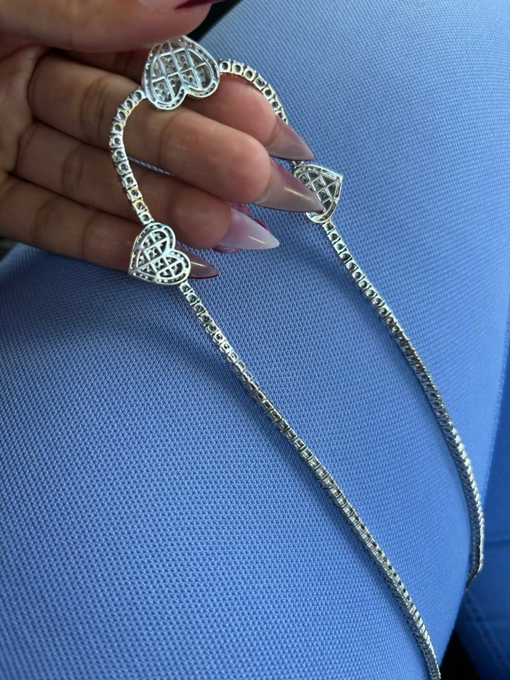 Colar de coração de diamante em ouro branco 10 k - Imagem 4 de 4