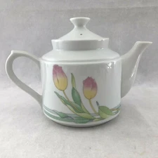Teapot with Tulip Flowers The Spring Collection Made in Japan w. Lid