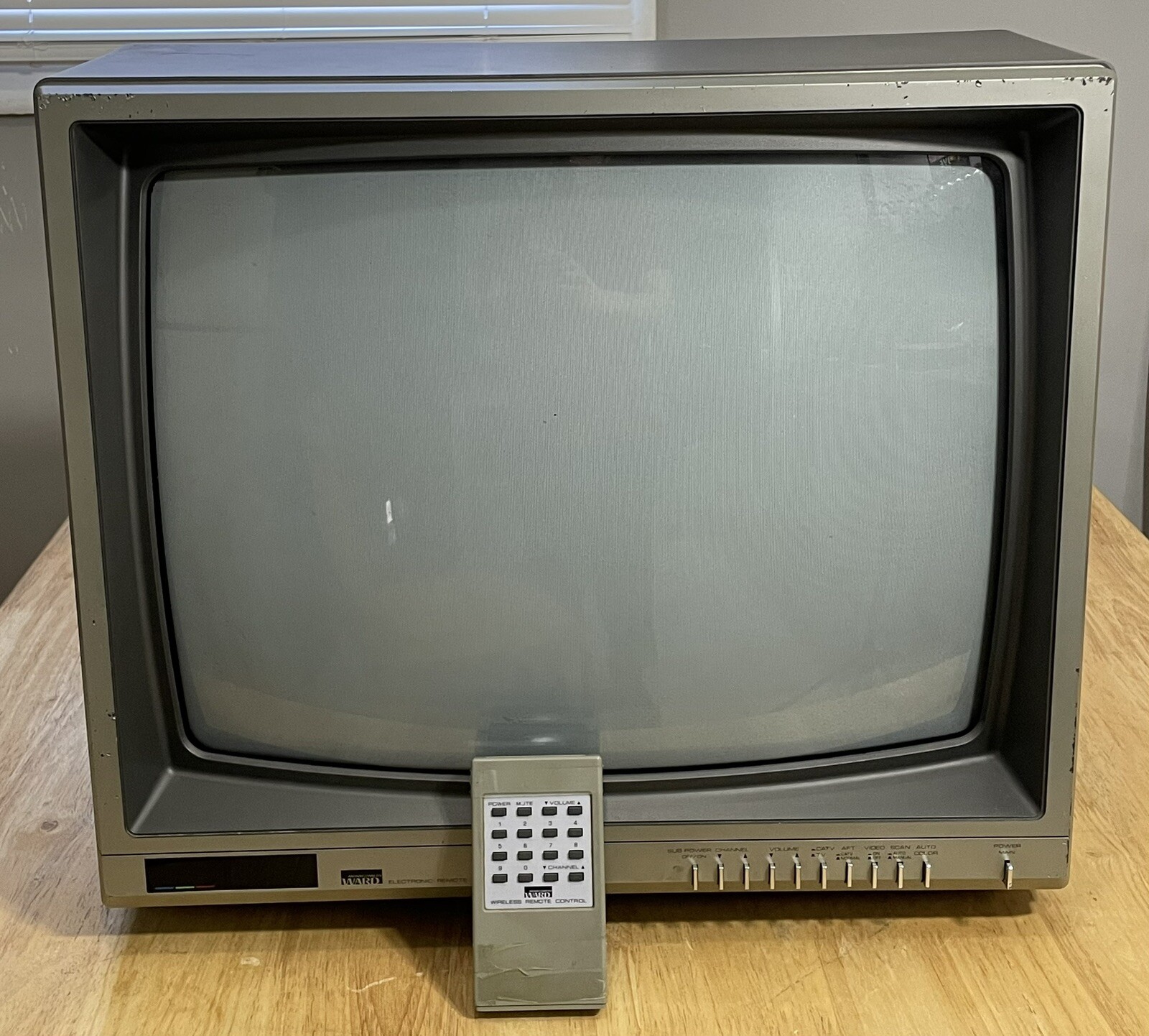 Vintage 1983 Montgomery Ward 19” CRT Color TV GEN 12965 READ DESCRIPTION eBay