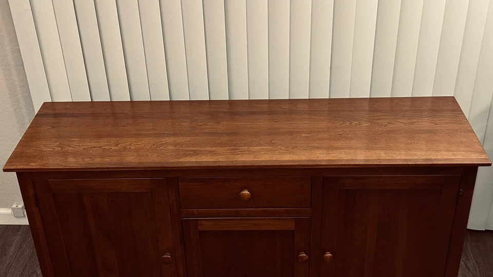 Aparador de madera de cerezo Ethan Allen American Impressions Credenza Foto 3 de 4