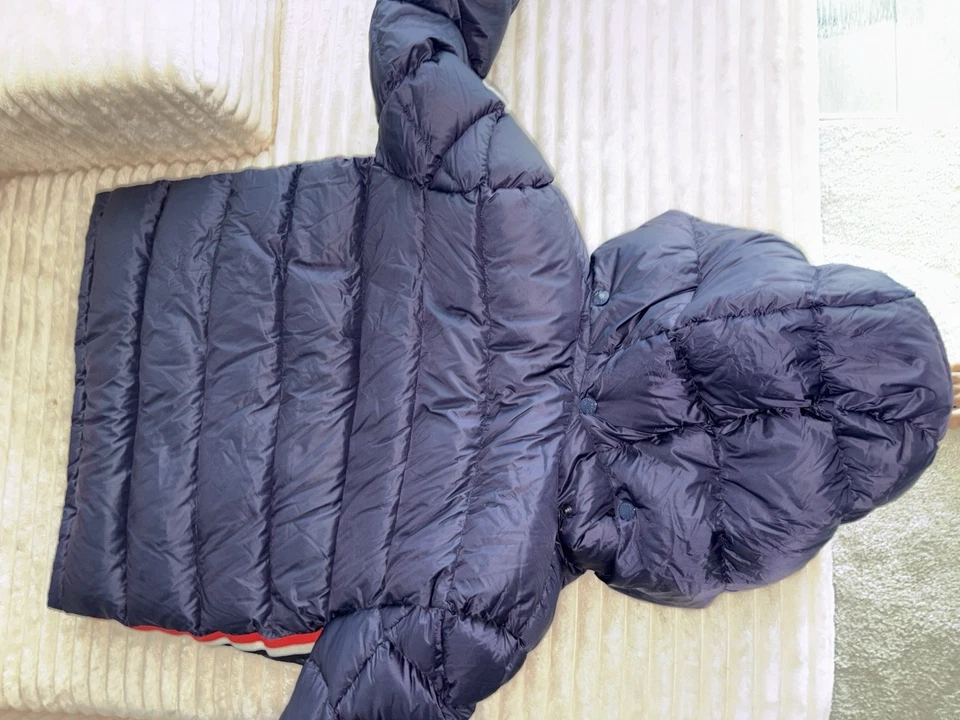 Moncler Niños Azul Marino Plumón Chaqueta Talla 10 con Capucha Foto 3 de 4