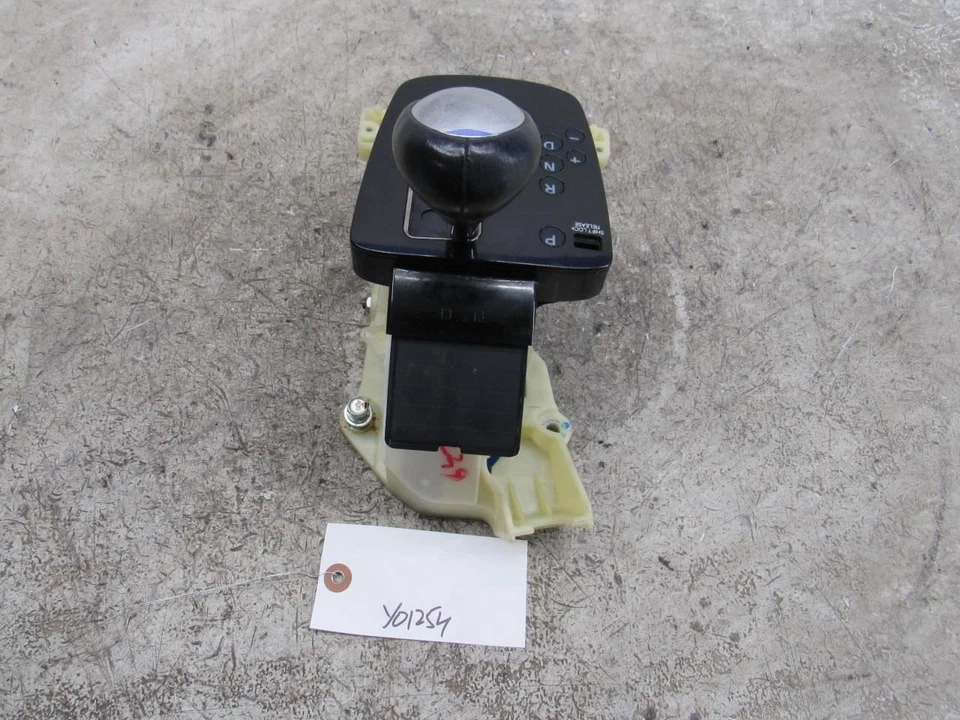 2012 Hyundai Genesis coupe automatic transmission gear shifter shift selector — 第 4/4 张图片