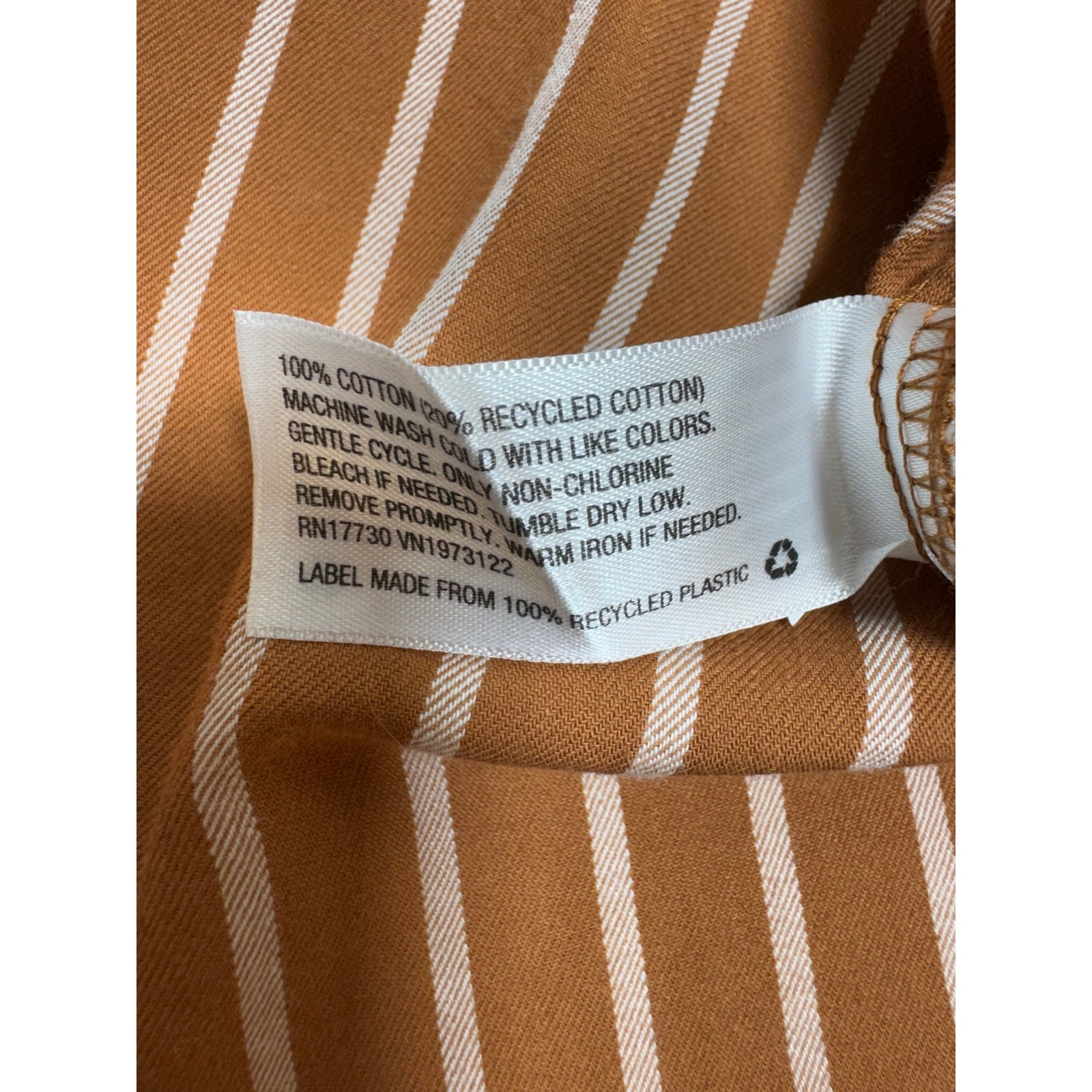 Universal Thread Women’s 2X Button Front Long Sle… - image 3