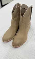 Diba beige leather ankle boots with side zipper and low heel size 8