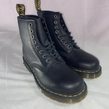 Dr Doc Martens 8 Hole Boots Leather 1460 Black Men Size 6 Women Size 7 Excellent