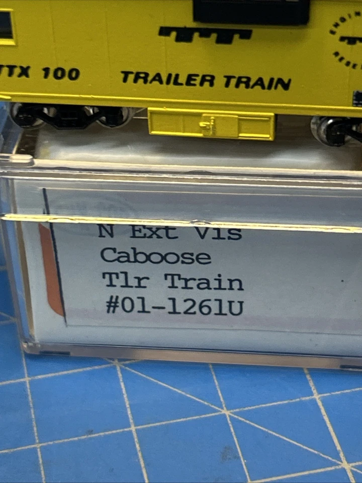 Con-Cor 1261U Trailer Train Extended Vision Caboose TTX 100 N Scale - Image 2 of 4