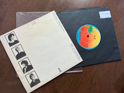 U2 - I Will Follow (1980) 7" Vinyl Solid Center WIP 6656 Near Mint/Very Good Plu - Picture 3 of 3