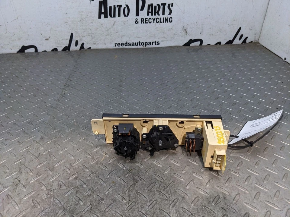 Control de temperatura compatible con 97-02 FIREBIRD 1177755 Foto 2 de 4