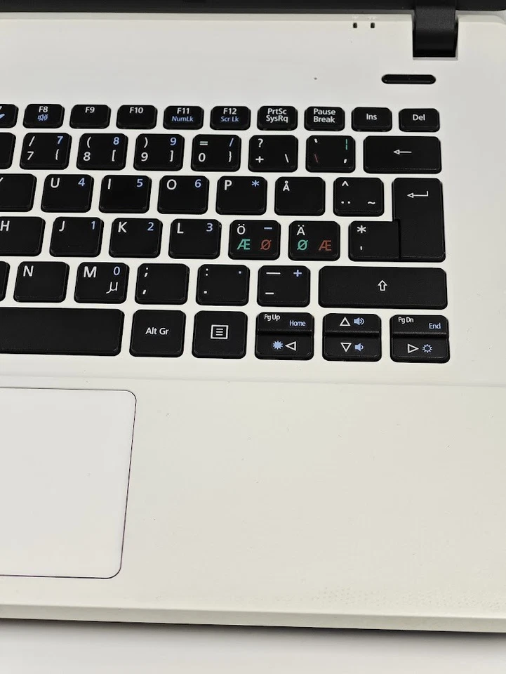 Acer Aspire ES1-331-C09Z Laptop - Used, No SSD, no OS - Image 4 of 4