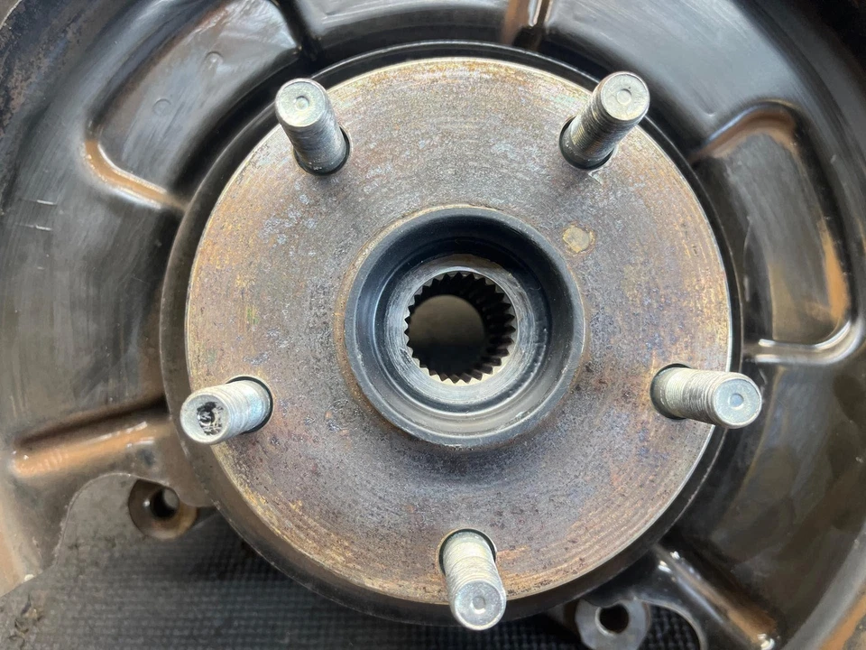 2017 Subaru Outback Rear Driver Knuckle Stub Axle 15 16 17 OEM Foto 3 de 4