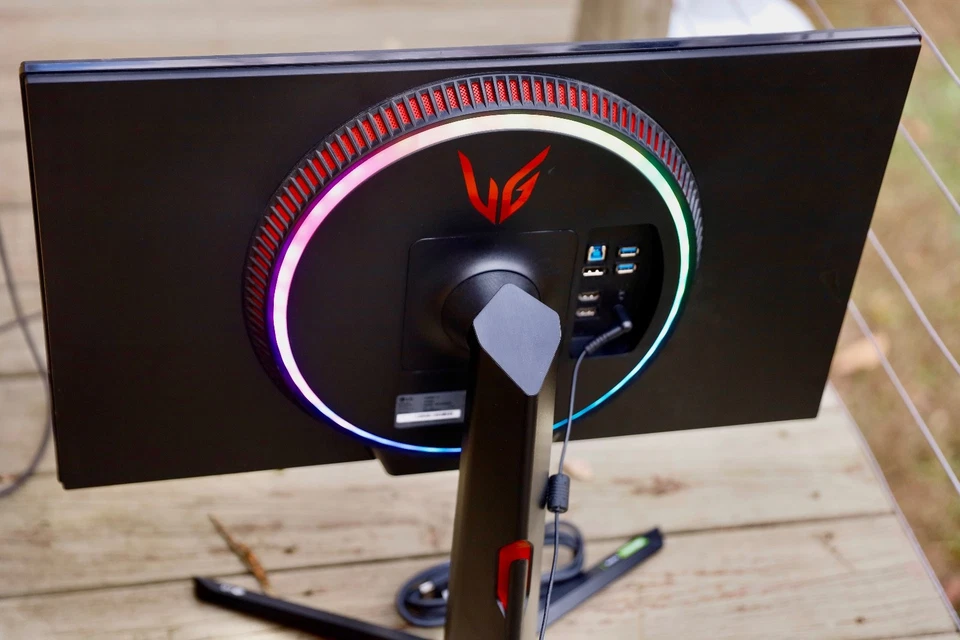 LG UltraGear 27 " Gaming Monitor (27GN950) | 1ms, 144hz, 4k UHD | Retail $799.99 - Image 3 of 4
