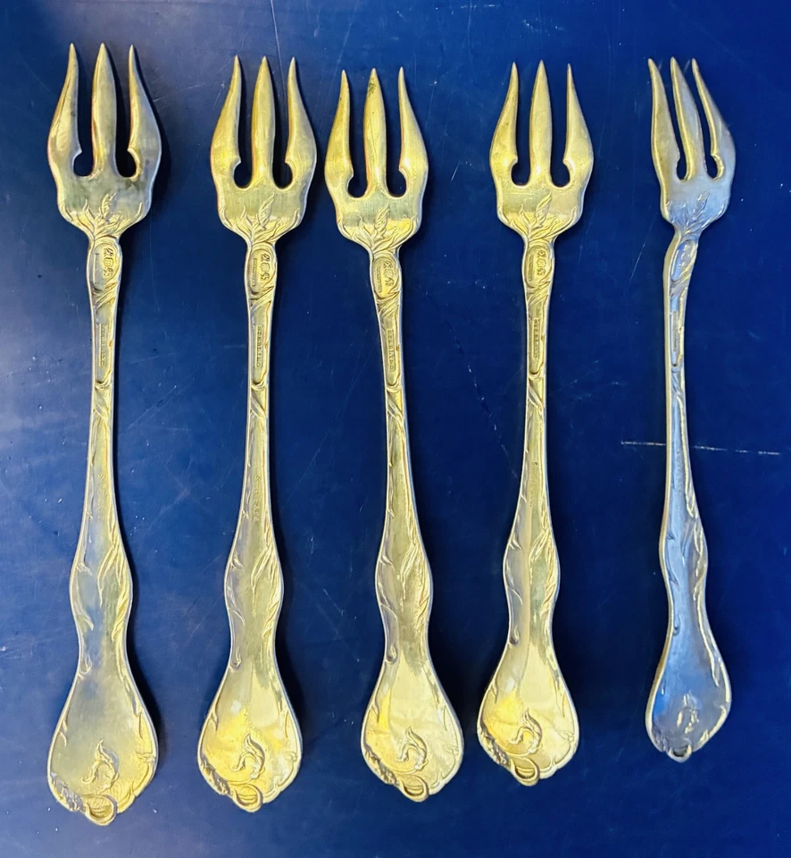 Five Reed & Barton 纯银牡蛎叉 - Les Cinq Fleurs (1900) — 第 2/4 张图片