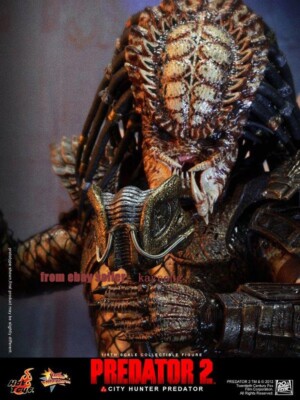 Hot Toys MMS173 Predator 2 City Hunter Predator 1/6 Scale Action