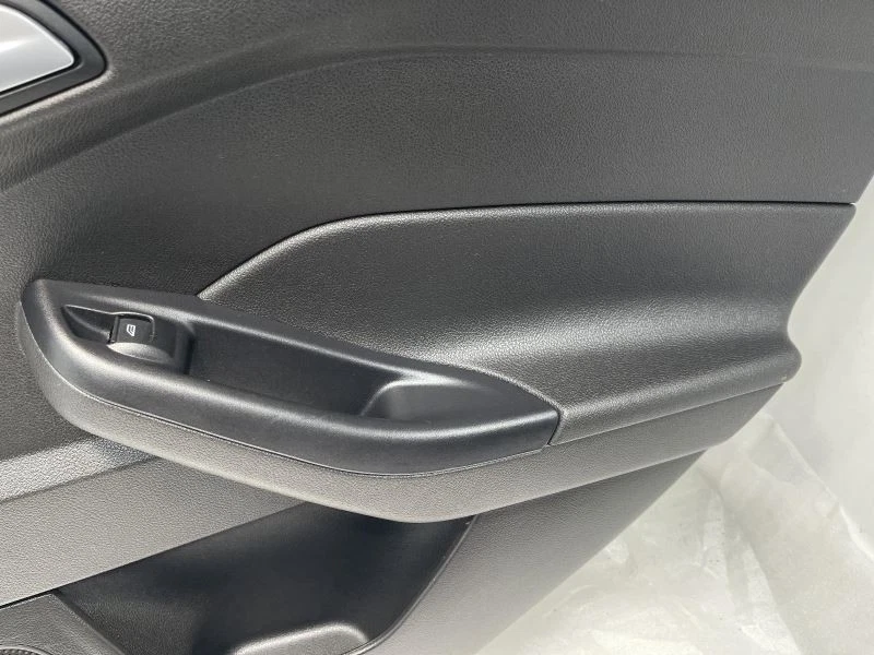 2012-2016 FORD FOCUS RIGHT PASSENGER REAR DOOR TRIM PANEL BLACK TC:YW 69K 25561 Foto 2 de 4