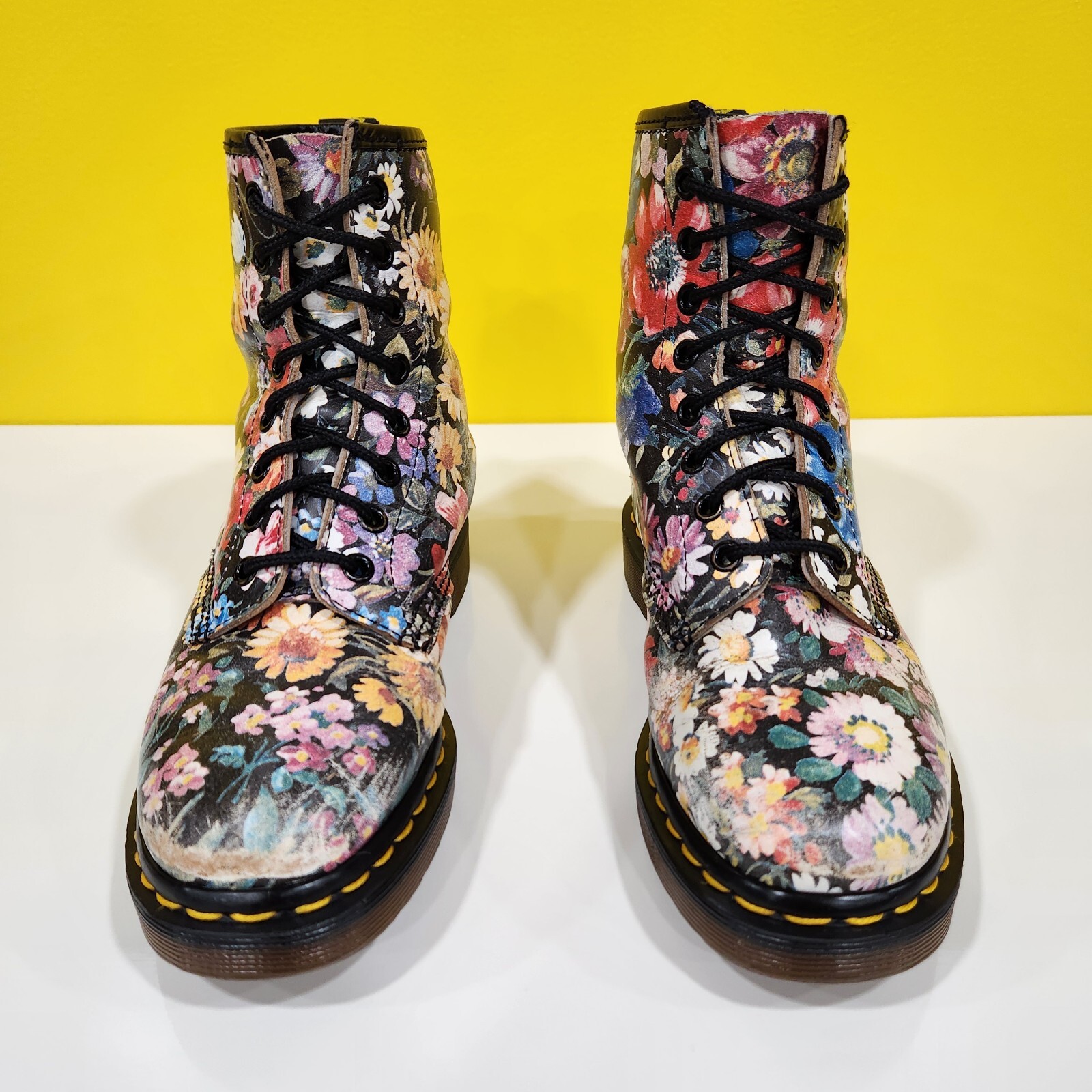 💥Dr. Martens Doc England MIE Rare 90's Vintage Dark Floral 1460 Boots UK3 US5💥 thumbnail 2