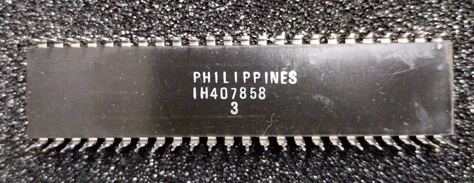 MOS 8566R3 (4285) VIC IIe (PAL) Video Interface Controller for Commodore C128 - Image 2 of 2