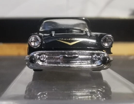 BUSCH 45007 Chevrolet Bel Air Cabrio - scala H0 - Immagine 3 di 4