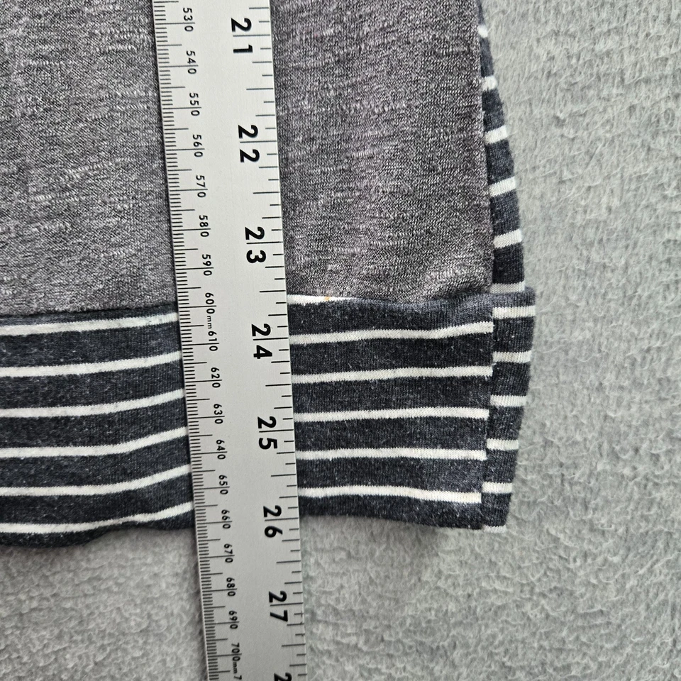 Top de mujer Affliction M gris a rayas negro escote redondo pedrería motociclista Y2K Foto 2 de 4