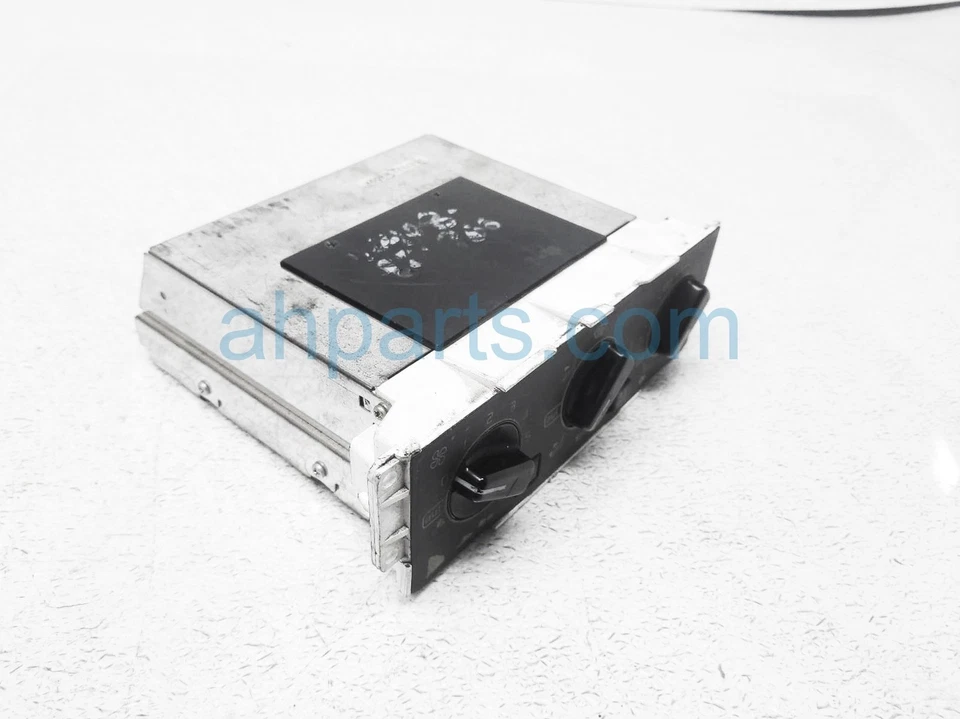 1988-1991 Volvo 780 Temperature Ac Heater Climate Control 3537321 - Image 2 of 4