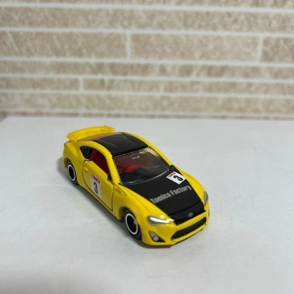 Assembly Factory 6th 86 Body Yellow Interior Red Made Vietnam Outer 3 No46 GK - Image 3 of 4