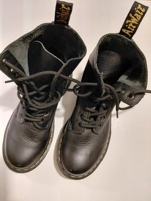Doc Martens women's 7 (L) Pascal Dr. Martens Bouncing Soles Docs The Original