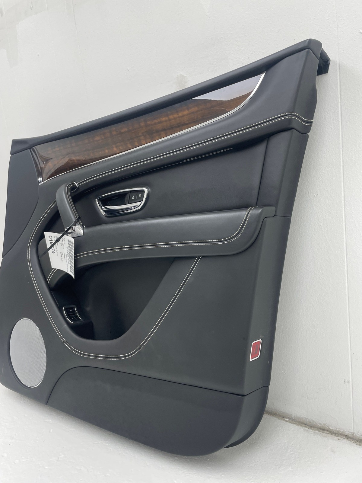 2015-2020 BENTLEY BENTAYGA Front Right Inner Door Trim Panel Beluga w/Wood Grain