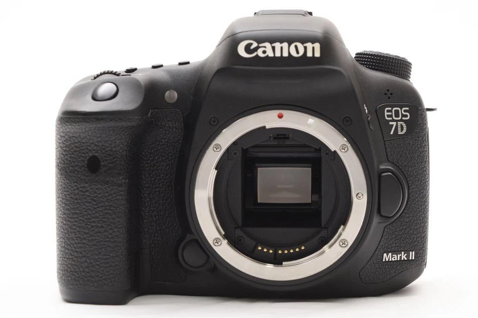 Good condition Canon EOS 7D MarkII Digital SLR camera triple lens set Works well - Image 2 of 4